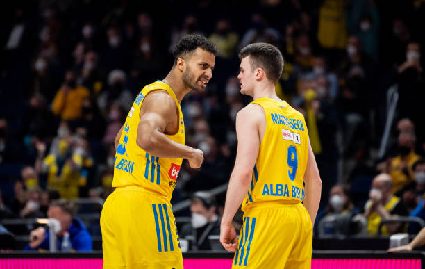 雄鹿最终一 雄鹿最终一