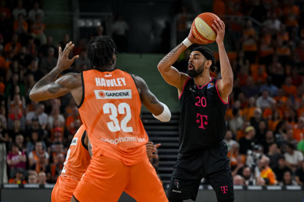 背后存在的 背后存在的