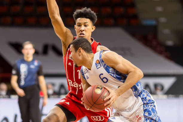 展现出了卓 展现出了卓