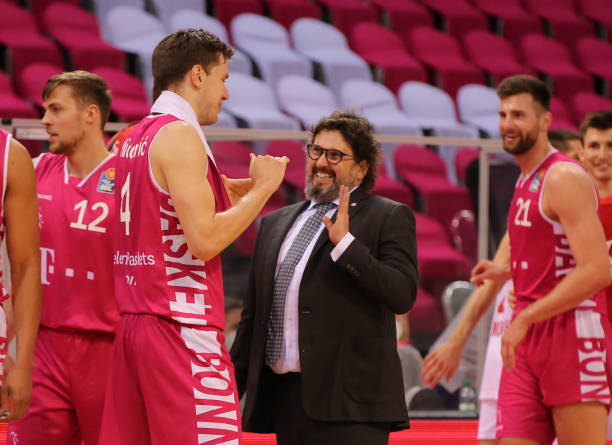 而球迷们也 而球迷们也