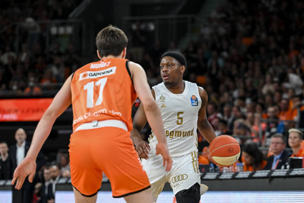 以数据为基 以数据为基