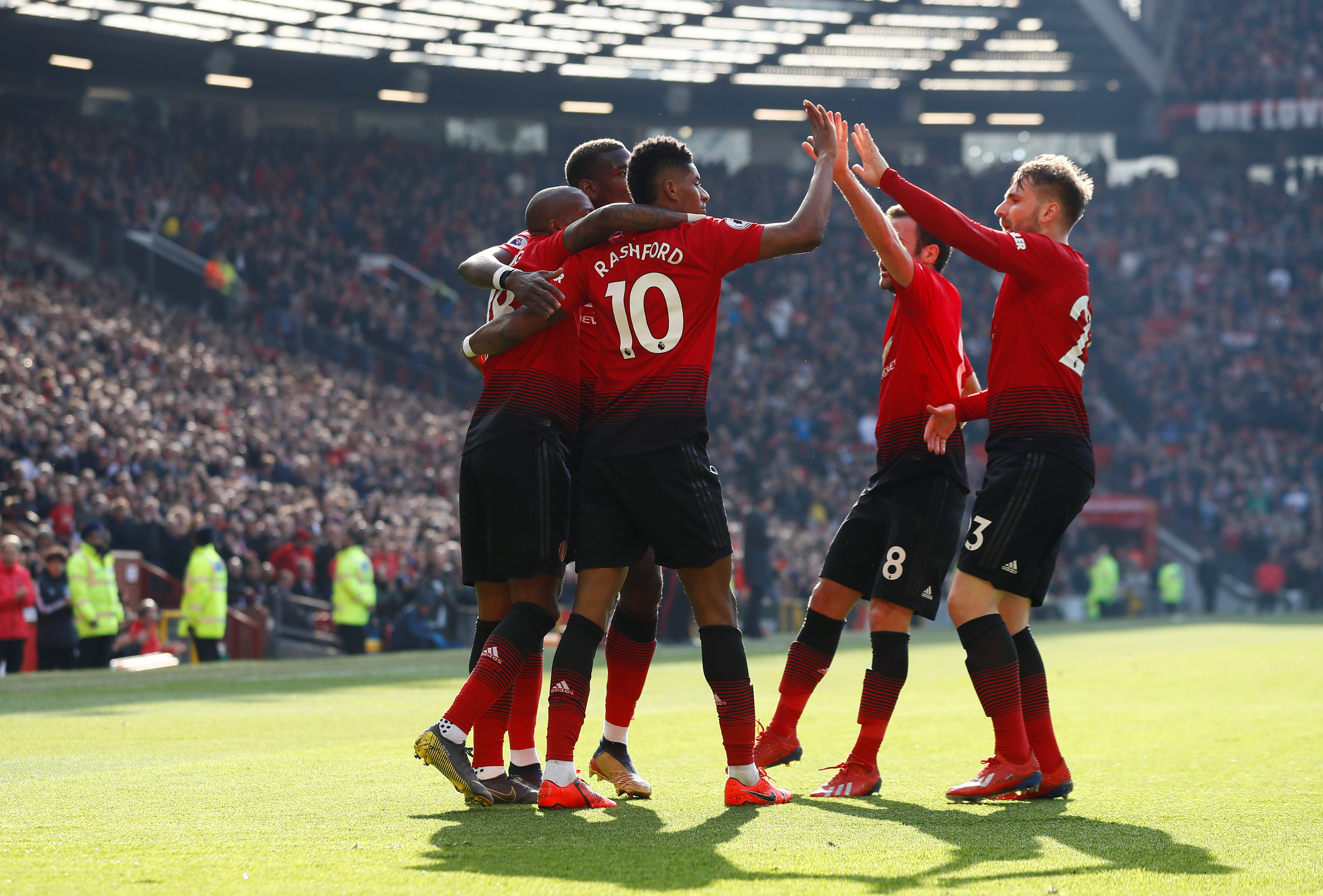 在协防与轮 在协防与轮