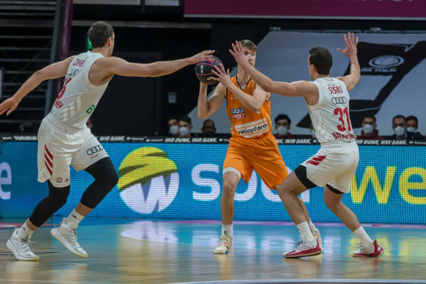 仅是篮板上 仅是篮板上